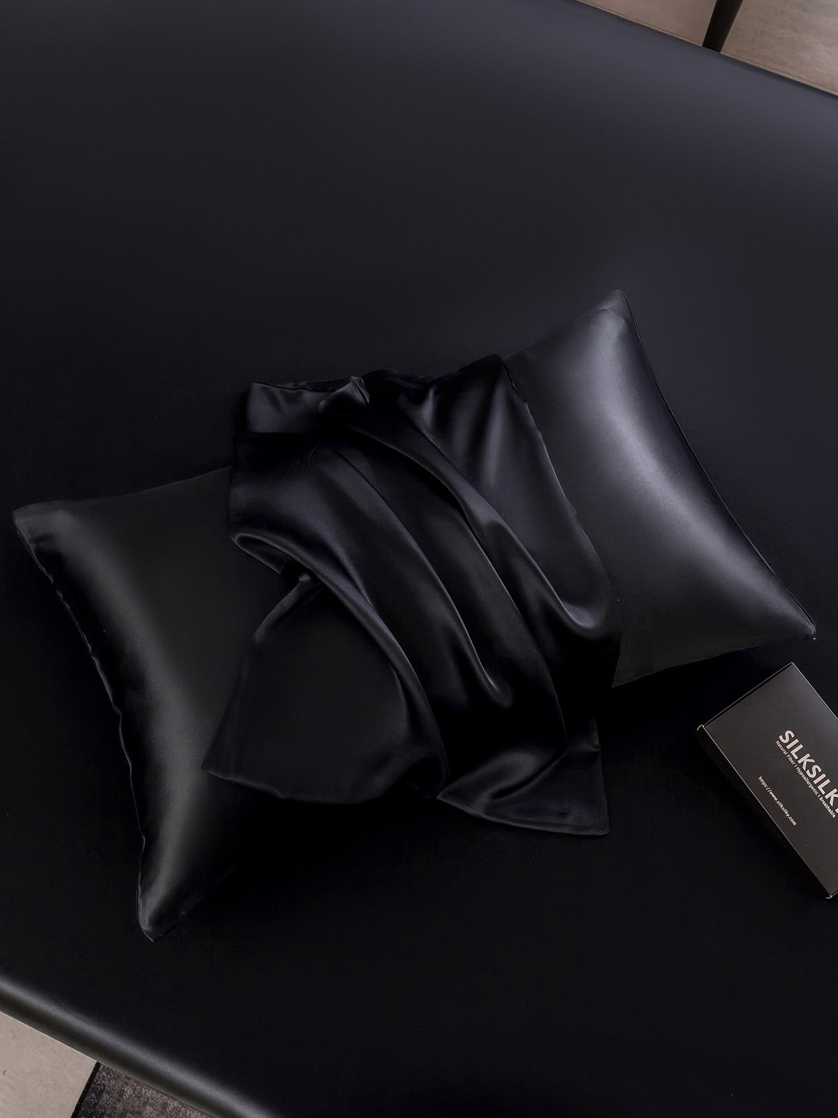 Luxe Federa in 100% Seta con Chiusura a Busta - Anti-Acne & Anti-Pelucchi