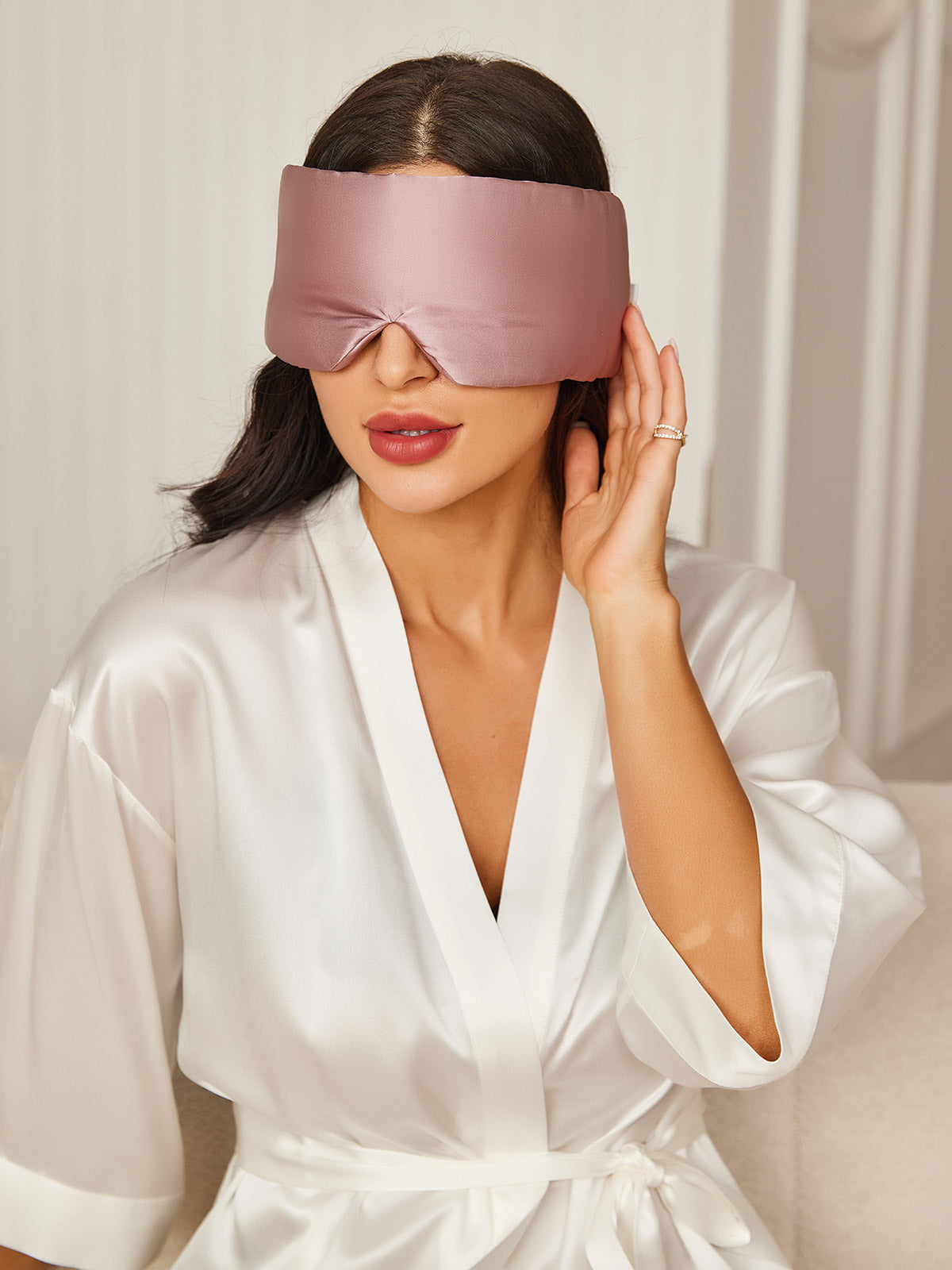 SOFT DREAM - Maschera per dormire in seta di lusso per un riposo e una cura della pelle ottimali