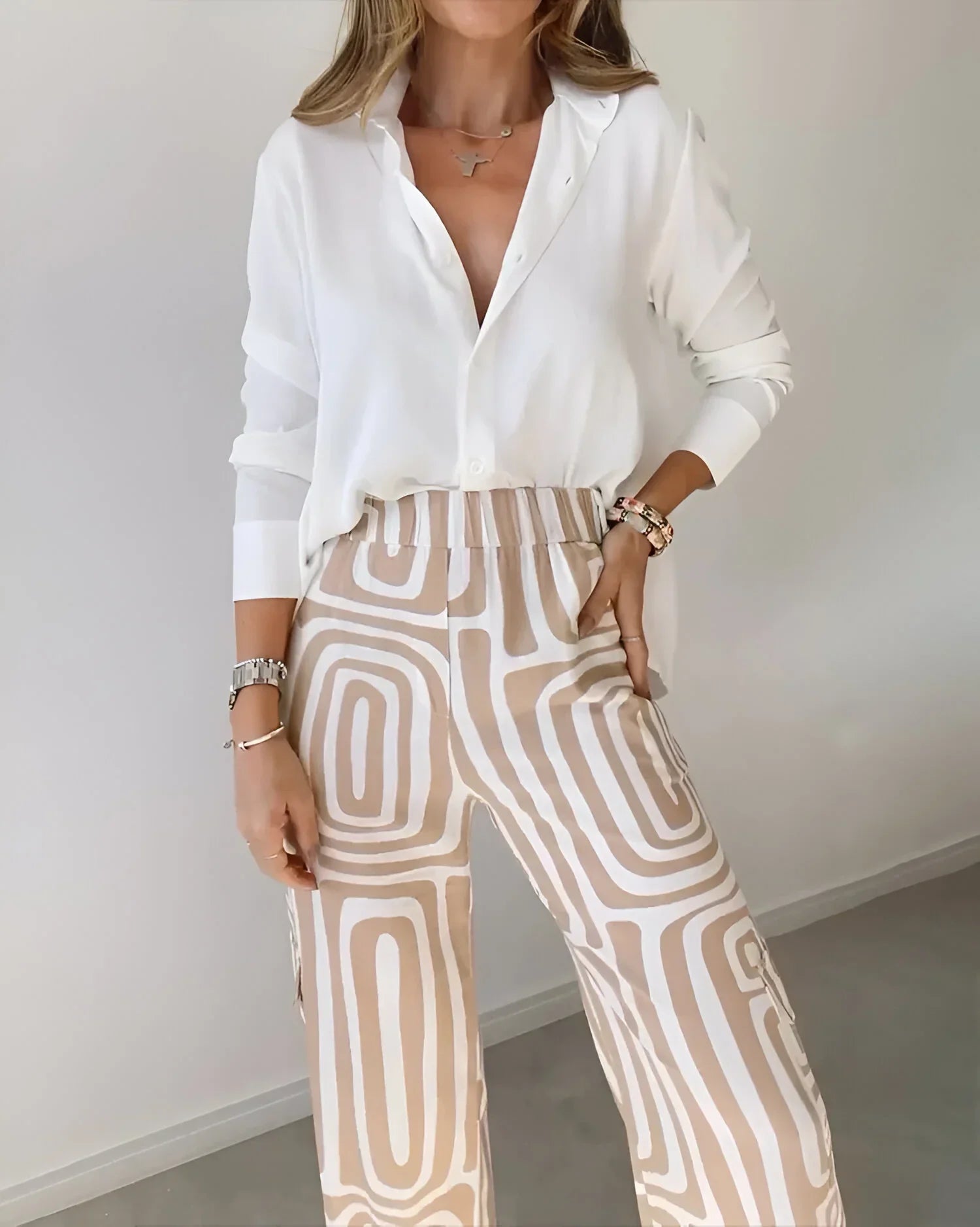 LIVIA – Stijlvolle en moderne broek voor elke gelegenheid