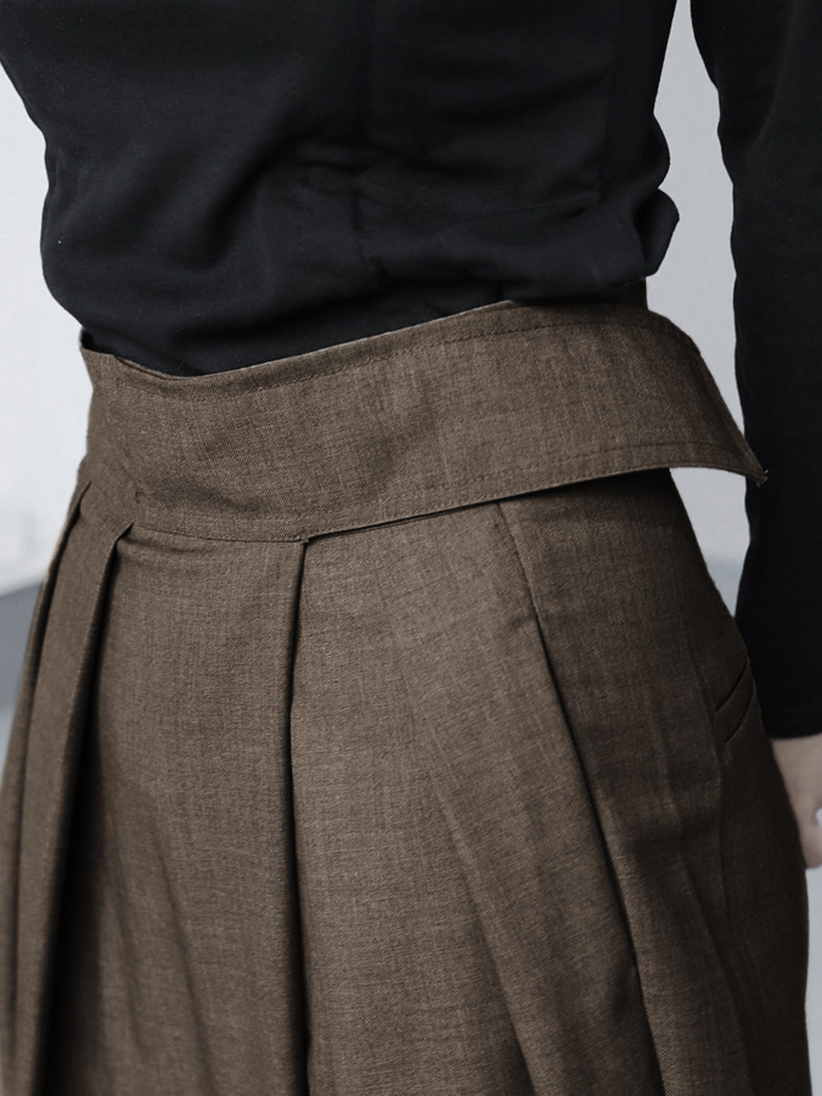 LIVIA – Pantaloni larghi alla moda con chiusura a strappo