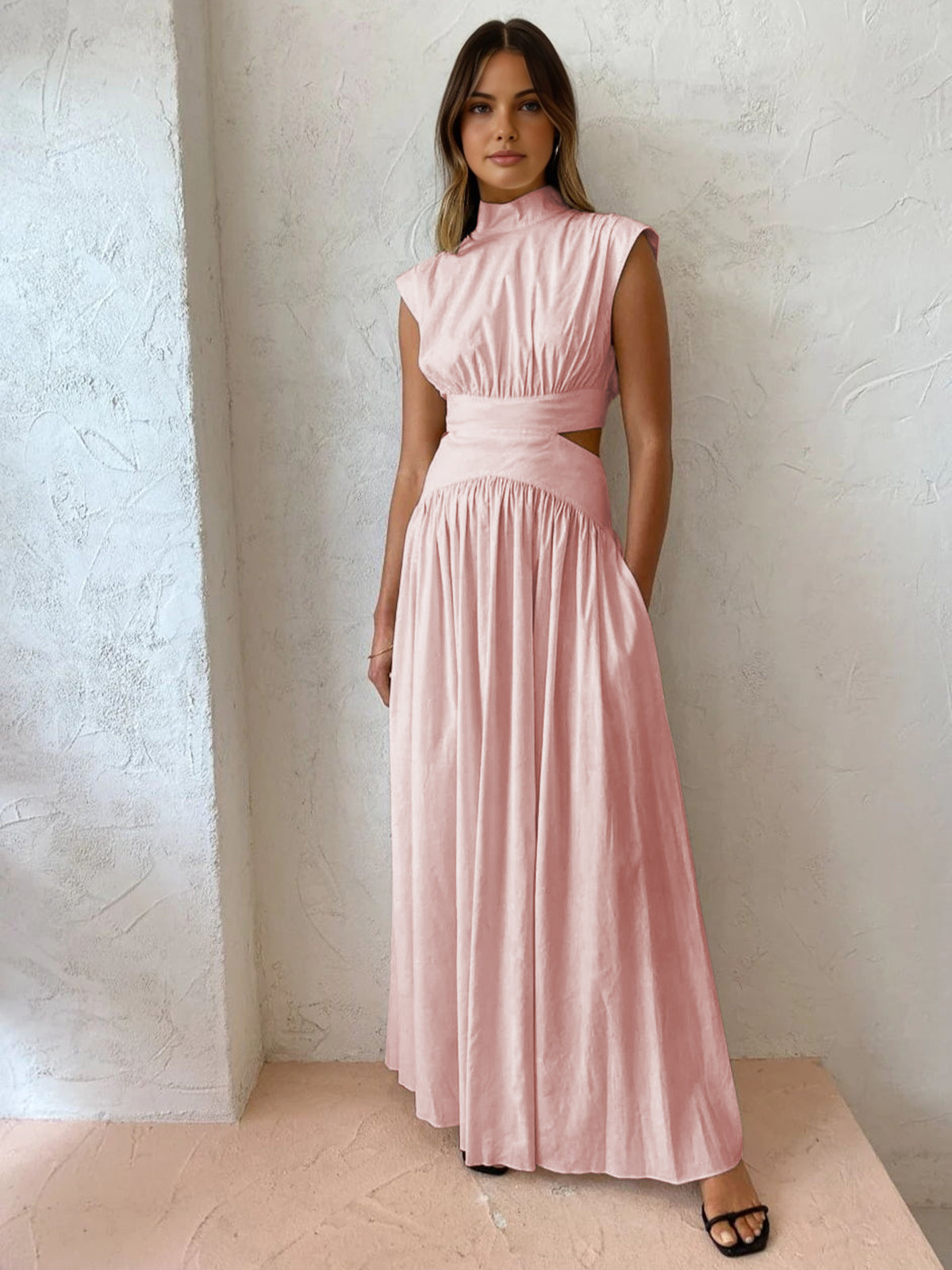 NERINA – Elegante abito lungo con collo alto e ritagli