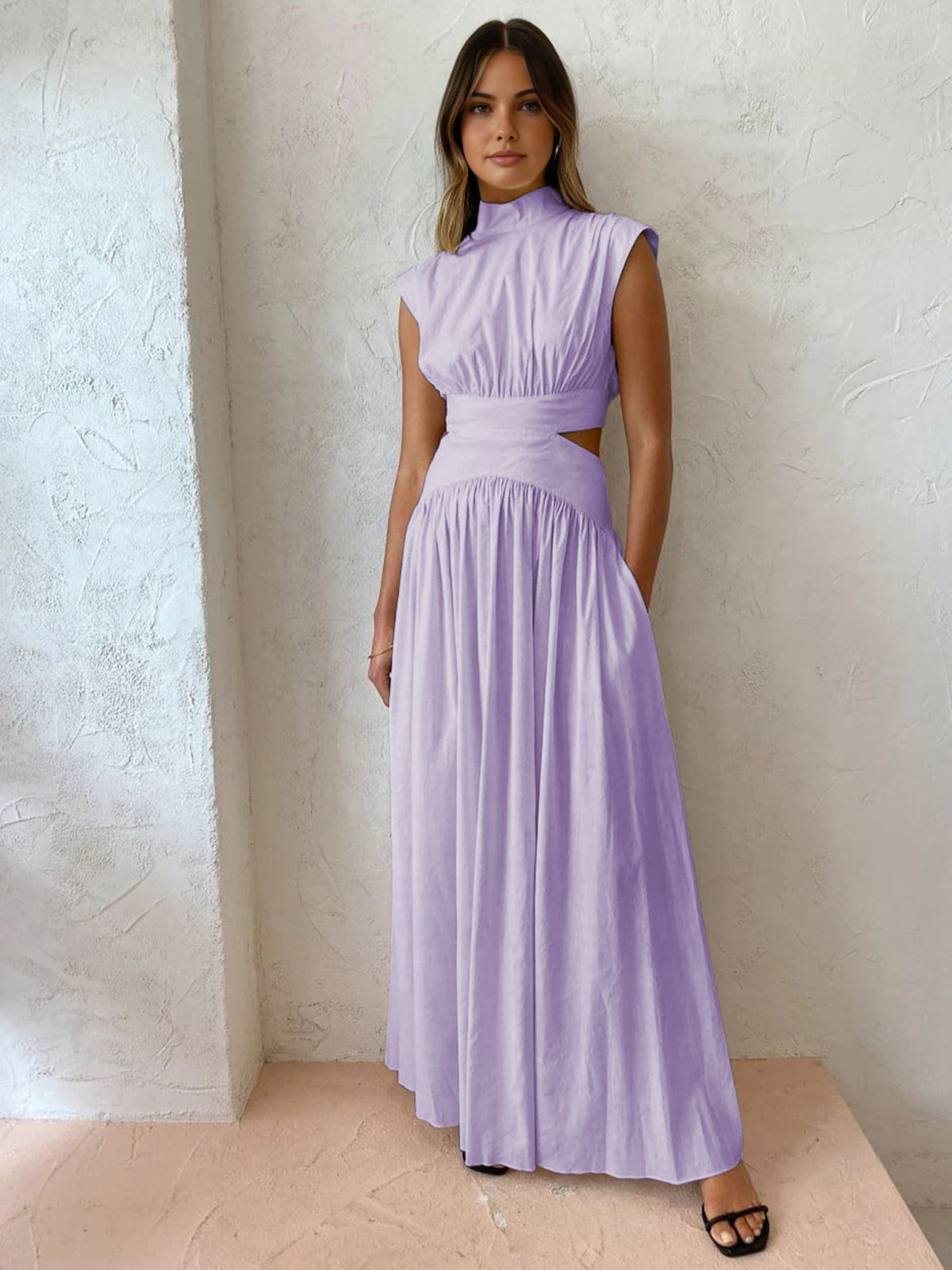 NERINA – Elegante abito lungo con collo alto e ritagli