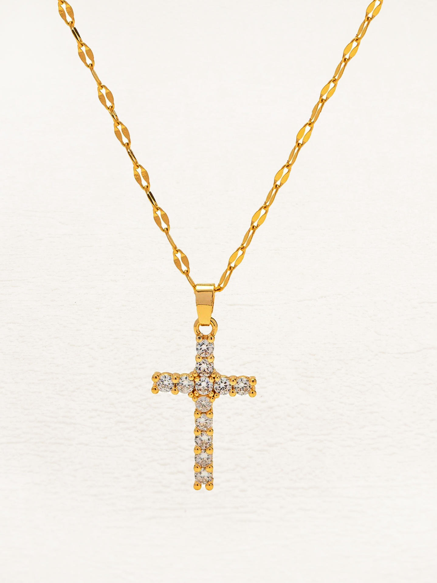 LIV - Collana con croce in zircone dorato per un look raffinato e alla moda