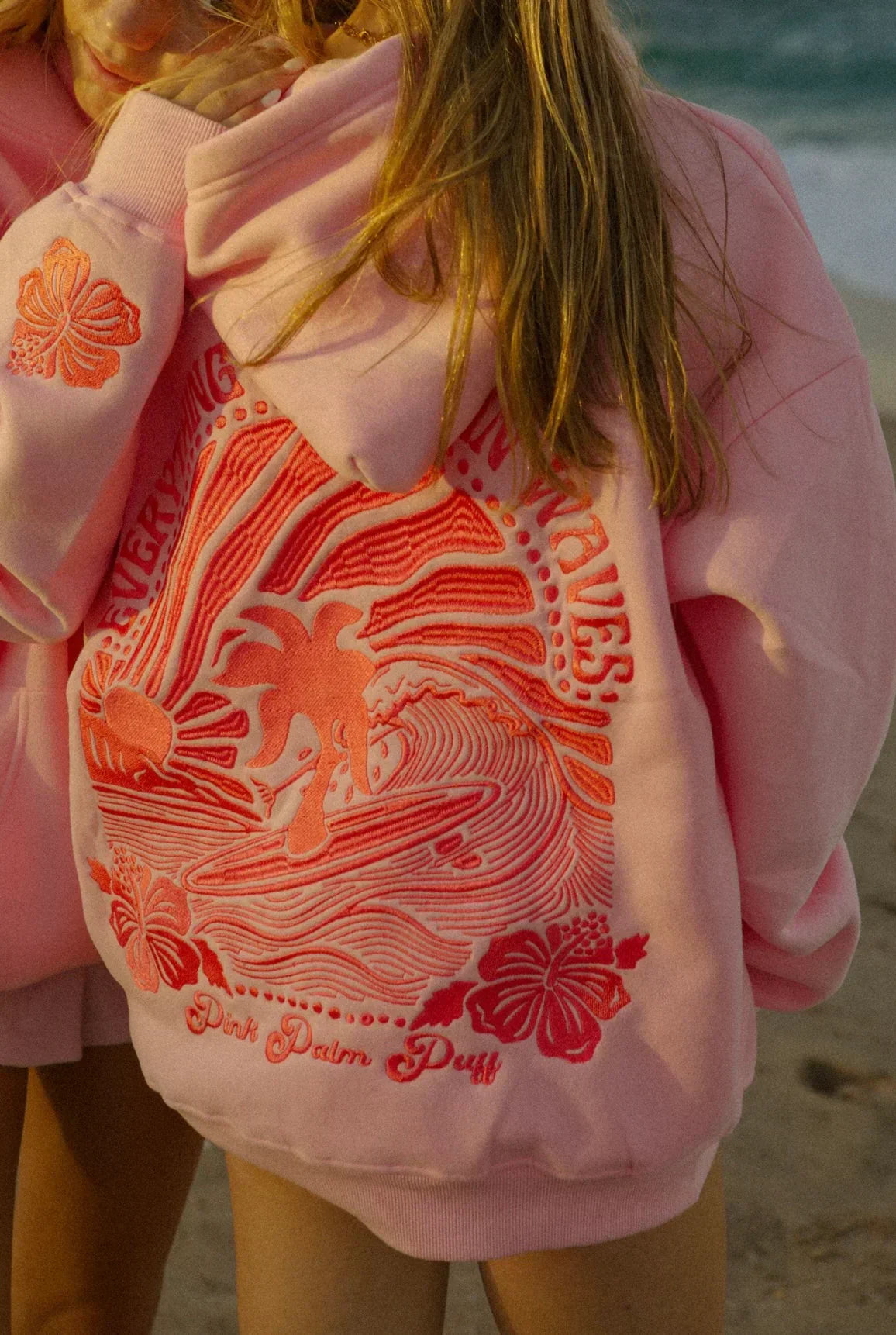 SURFIA - Felpa con cappuccio da donna con design Surf & Spiaggia – Rilassata e alla moda