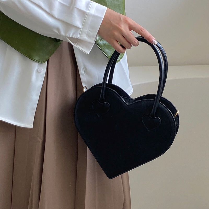 Alivia Zwarte Handtas Dames Hartvormige Stijl met Gouden Details-3