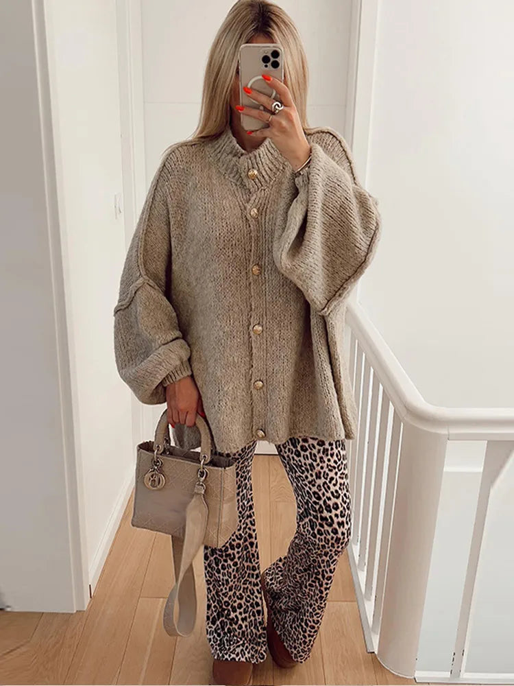 SOLÈNE – Cardigan oversize con bottoni dorati