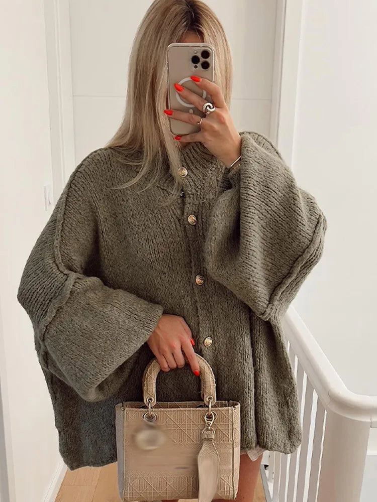 SOLÈNE – Cardigan oversize con bottoni dorati
