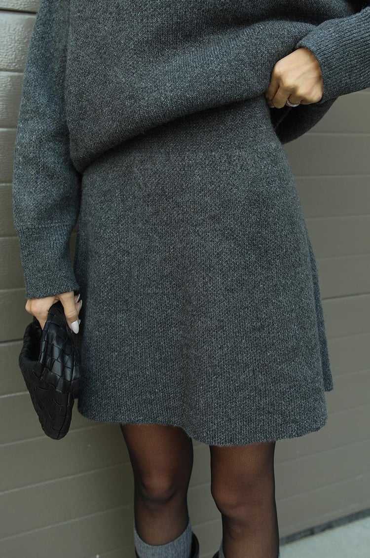 ASTRID - Set autunnale alla moda con gonna e maglione | Elegante e comodo