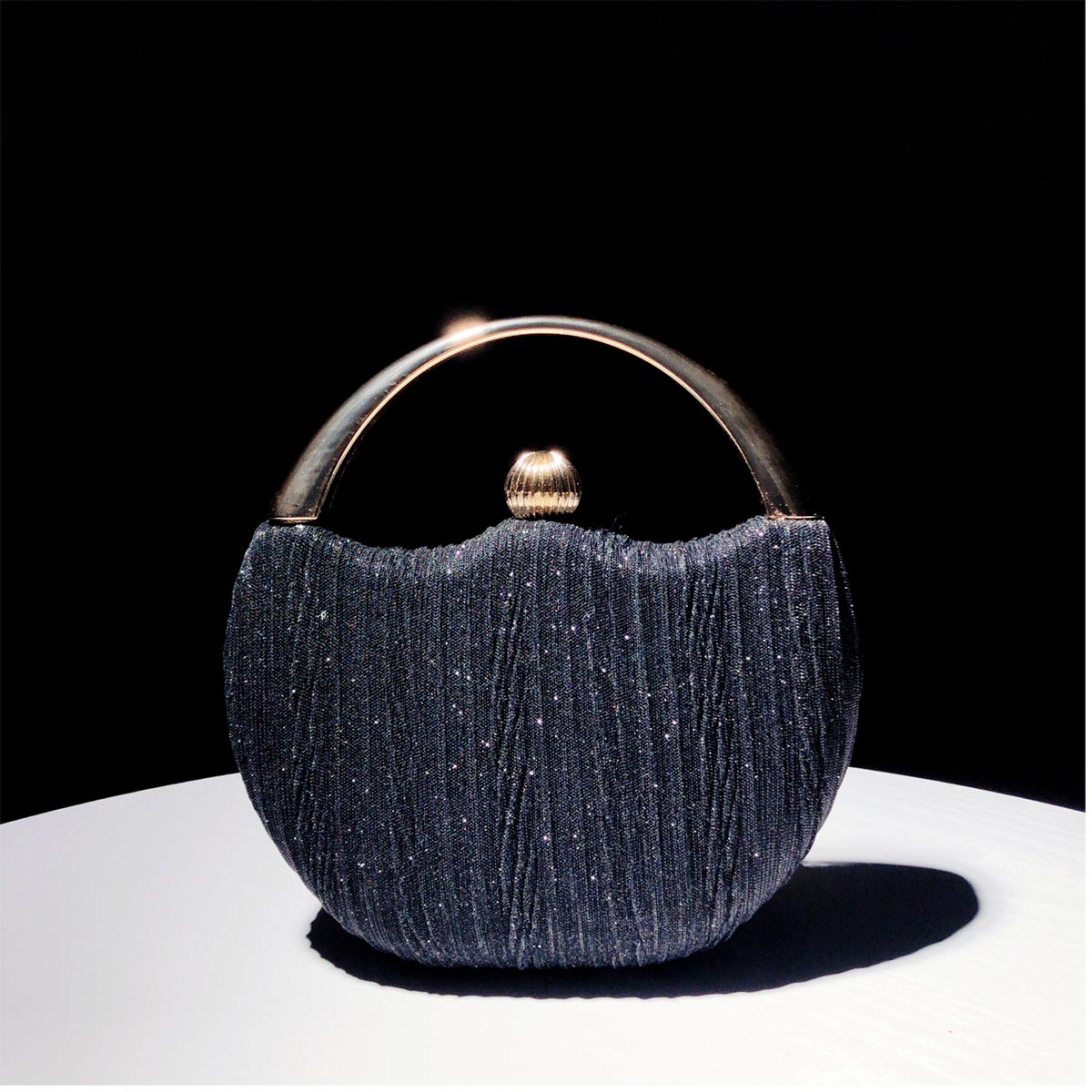 Leighton Clutch Met Metalen Handvat Glamoureuze Stijl-1