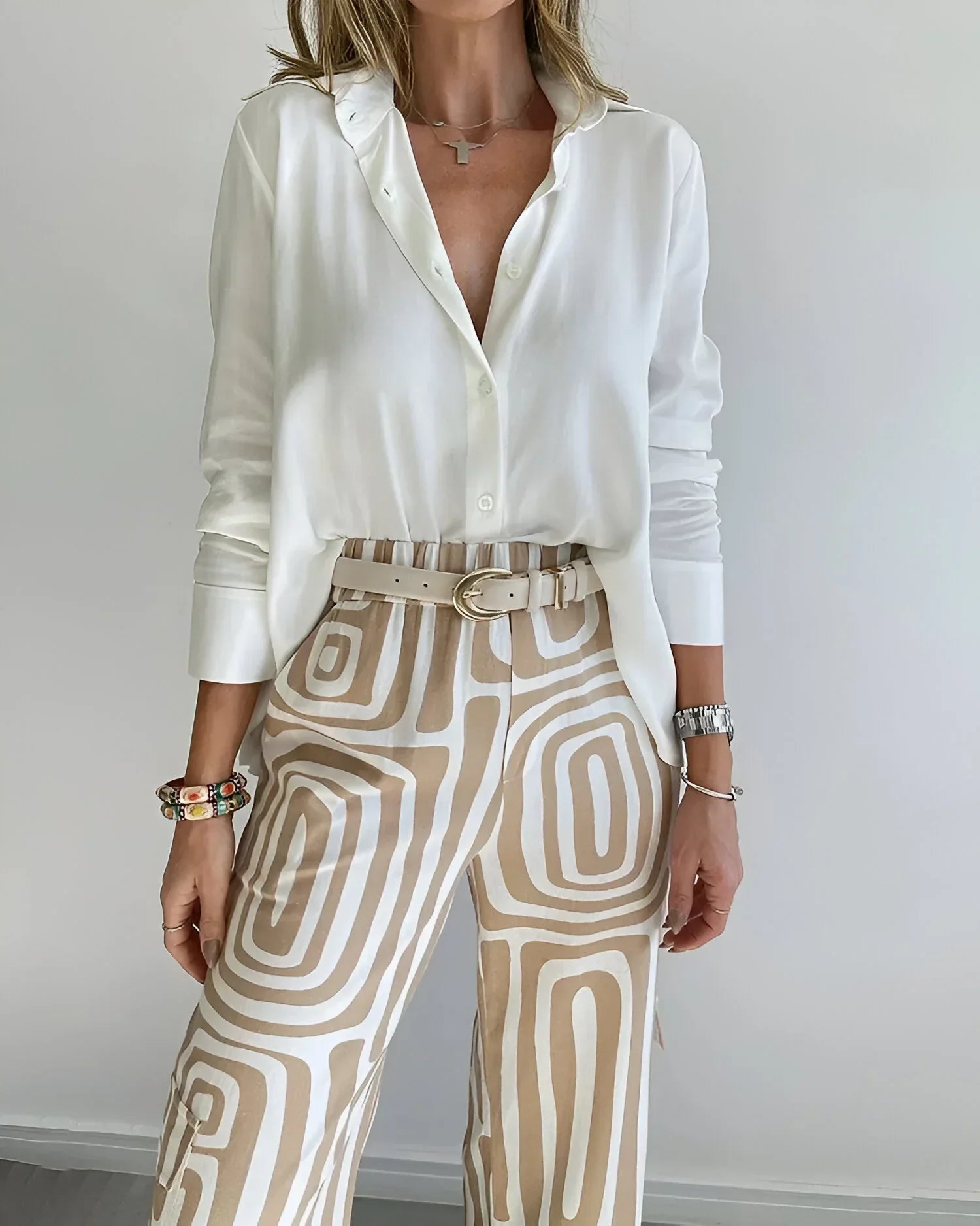 LIVIA – Stijlvolle en moderne broek voor elke gelegenheid