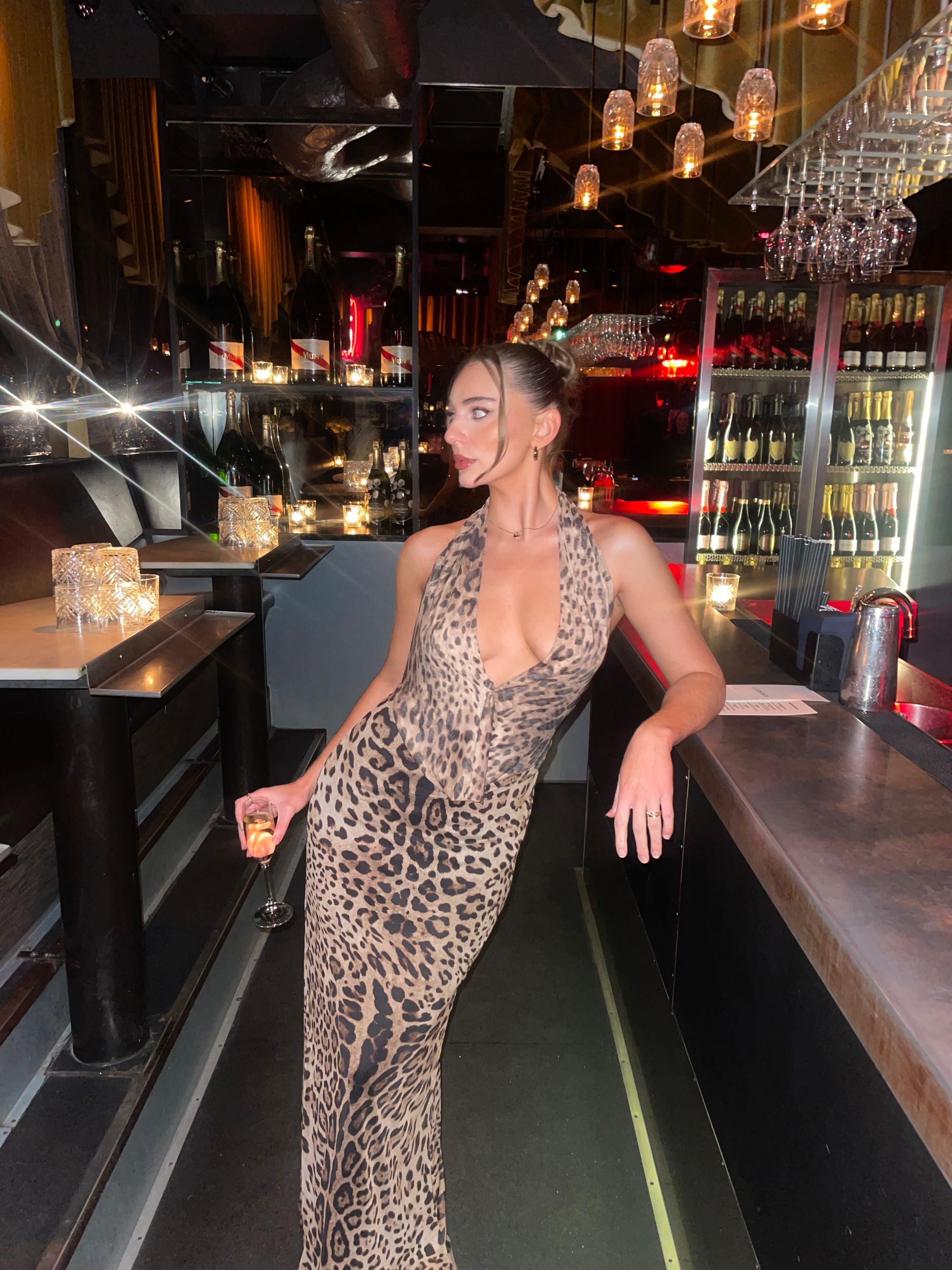 AURELIA – Maxi abito con stampa leopardata e schiena scoperta | Sexy, elegante e pronto per la festa
