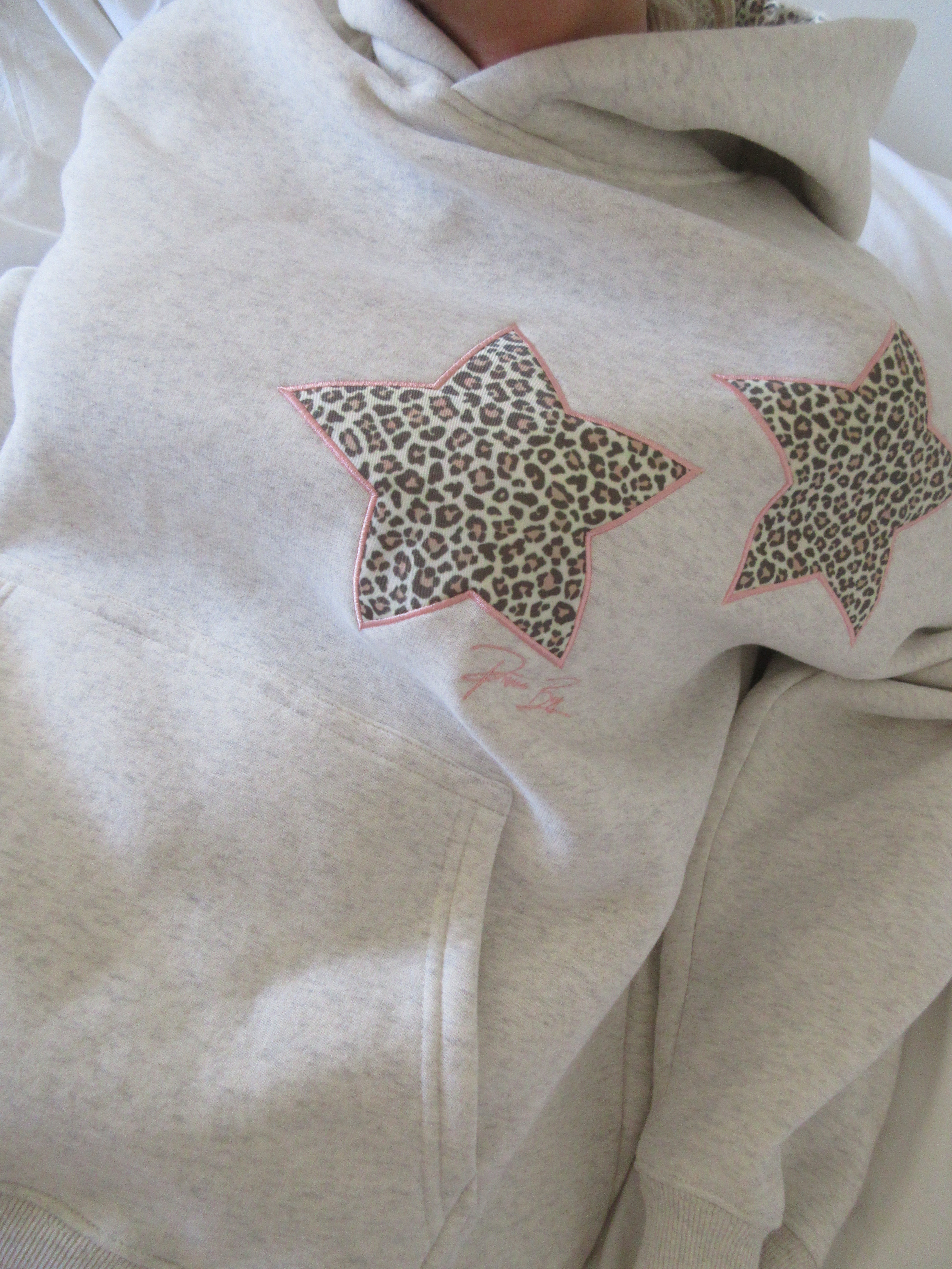 LEOPARD STARS – Hoodie Unisex | Statement Piece