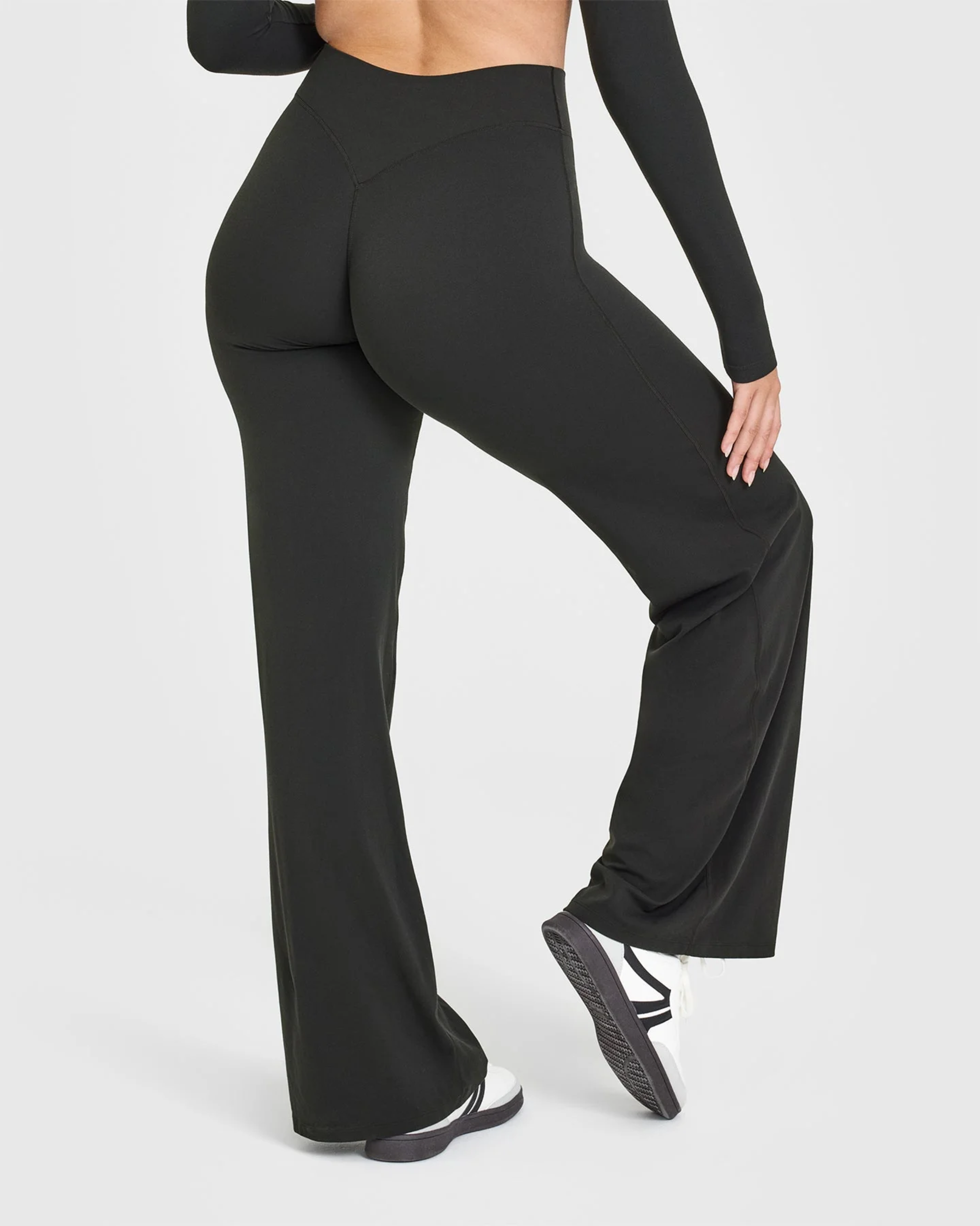 NOVA – Leggings de mujer con perneras rectas | Ajuste streetwear moderno y cómodo con elasticidad