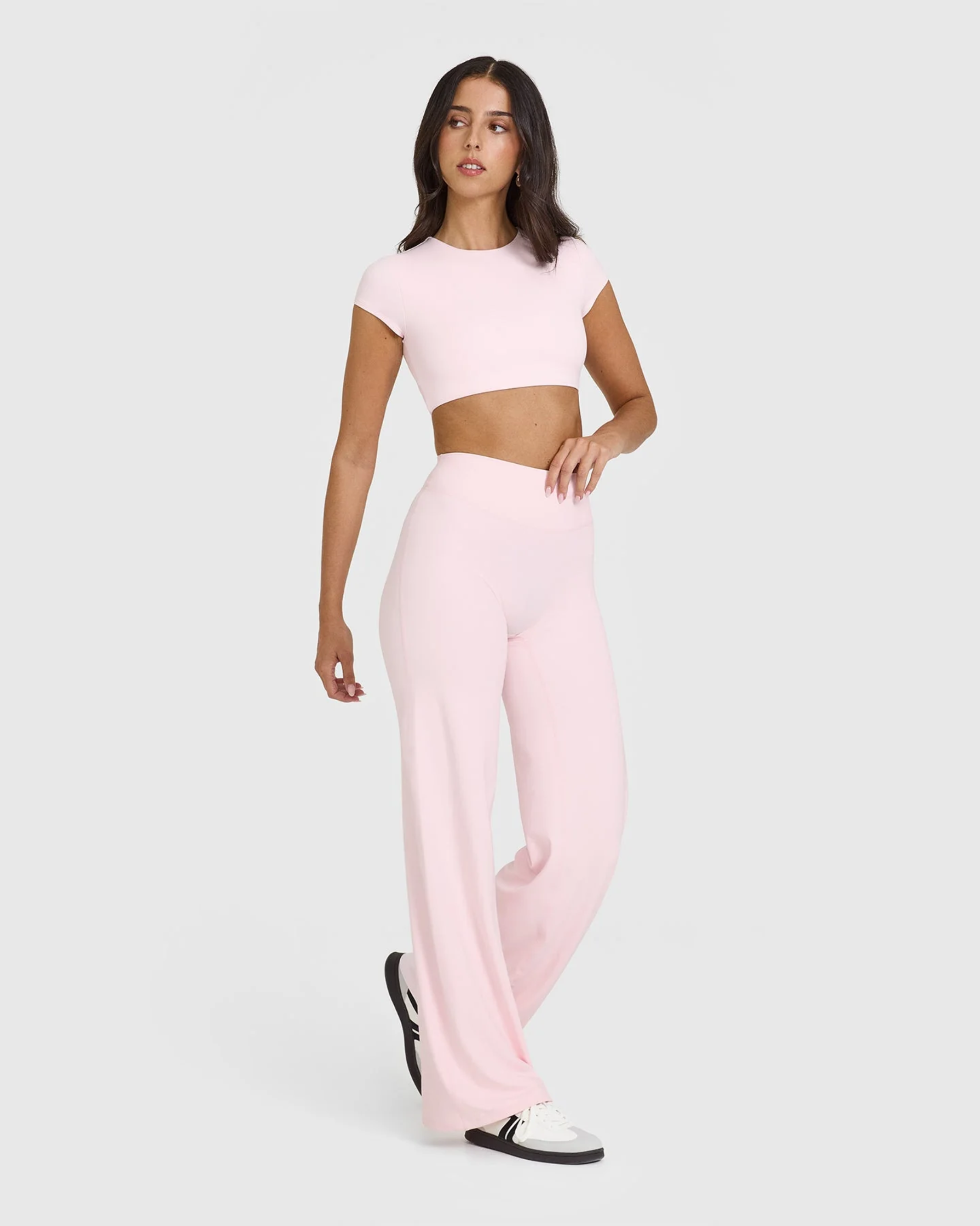 NOVA – Leggings de mujer con perneras rectas | Ajuste streetwear moderno y cómodo con elasticidad